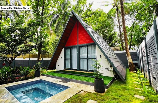 Oh - Bali Villa by Travent Mug