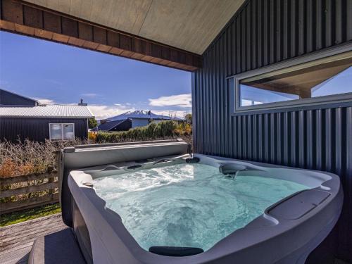 Ohakune Holiday Home Retreat with Hot Tub