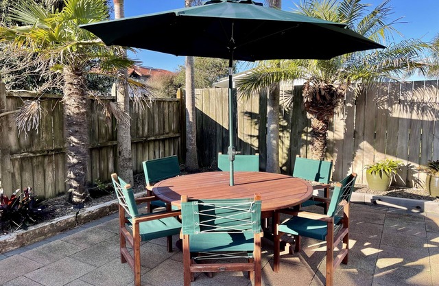 OHOPE PALMS - OHOPE HOLIDAY HOME, family friendly in Ohope Beach