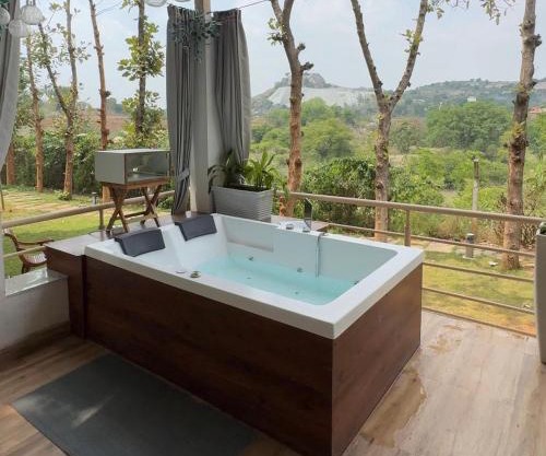Ohstayz Pride Rock - Mountainview Jacuzzi Villa in Bangalore