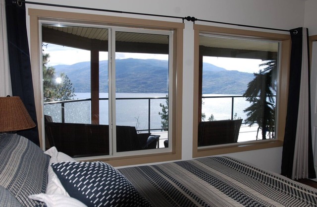 OKA B&B - Magníficas vistas a la montaña / al agua - Suite inferior de 2 dormitorios - Capacidad para hasta 5