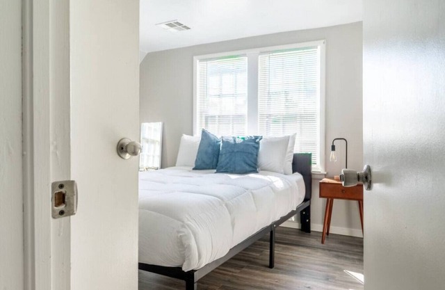 OKC 9 · Charming Carriage Cottage from 1920's!