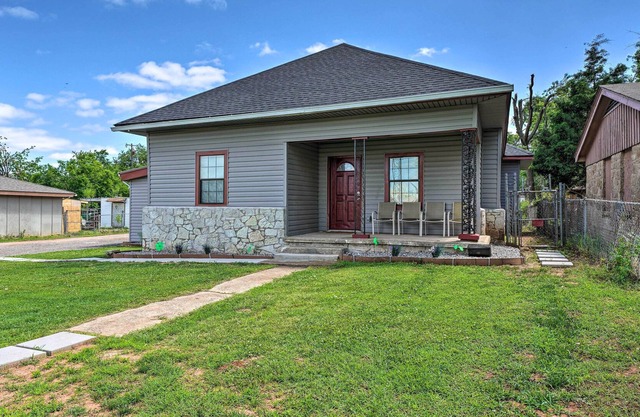 OKC Home w/ Fenced-In Backyard & Pool Table