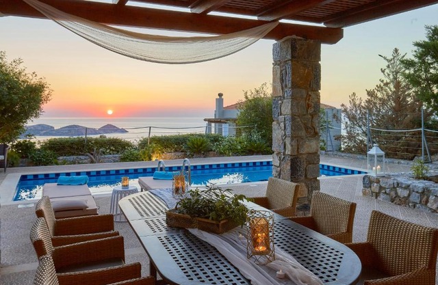 Okeanides Villas