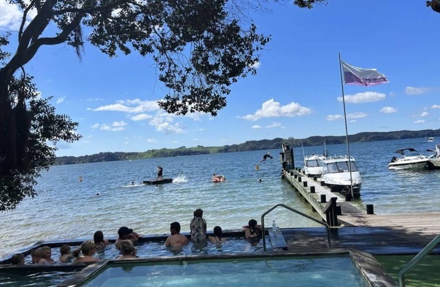 Okere Falls Lake Front Escape
