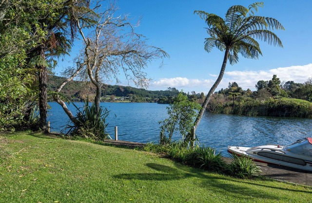 Okere Jetty Escape - Rotoiti Holiday Home