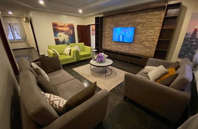Okin Apartment