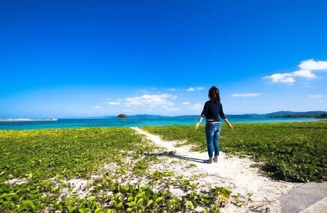 A solo 3 minutos a pie de hermosas playas remotas accesibles en automóvil en Okinawa