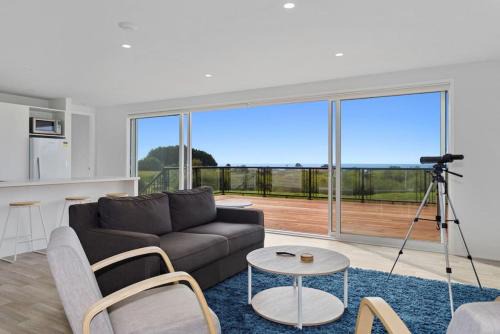 Okioki Te Kaha Holiday Home