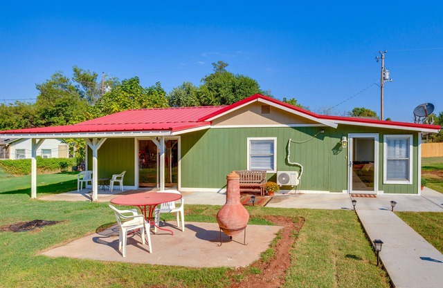 Oklahoma Home Near Lake w/ Patio, Grill & Chiminea