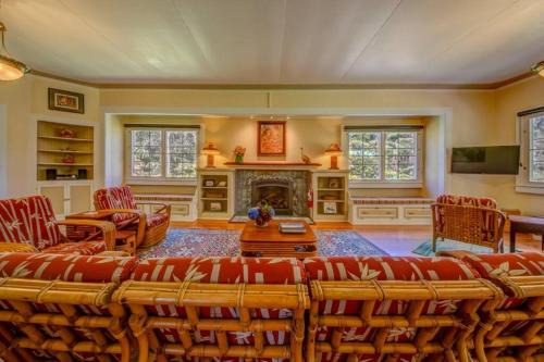 Ola'a House by Volcano Heritage Cottages