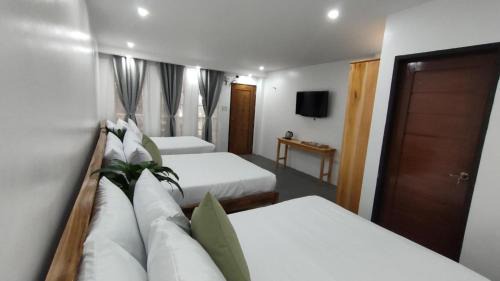 Ola De Baler Hotel