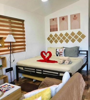 Olango Island - S&E-3 Tiny Guest House Fully Furnished with Hot Shower, Washer, Wi-Fi, Netflix & King-size Bed