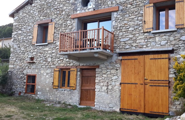 Antiguo granero convertido en apartamento de 110 m2 totalmente nuevas. 4 estrellas