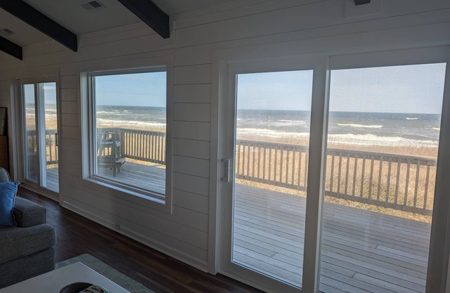 Old Bay Hideaway Oceanfront New Ownership and updated 2024