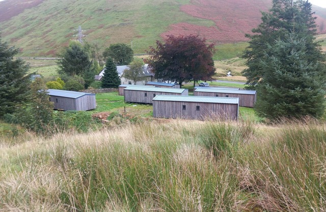 Old Coaching Inn with 6 cabins - sleeps 14 to 24