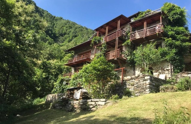 Amplia casa de campo para 2 - 8 pers. en una ubicación fantástica en el lado sur de los Alpes