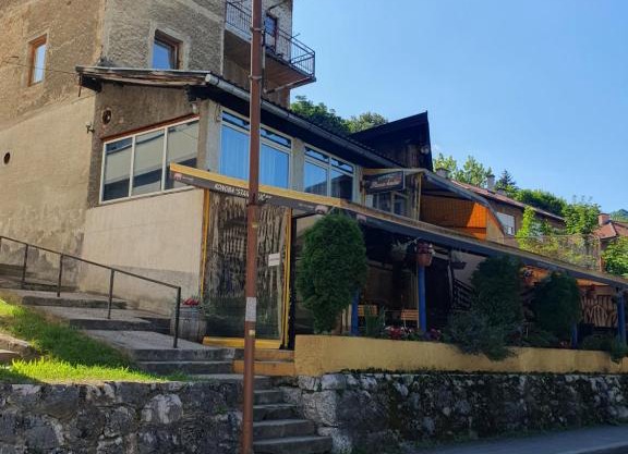 OLD HOUSE