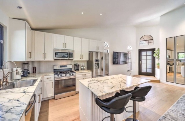 Old Mill | Chic Modern Bungalow in Green Valley!