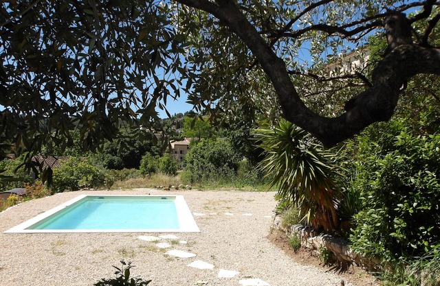 OLD PROVENCALE HOUSE WITH SWIMMING POOL 8x4, shaded parking area