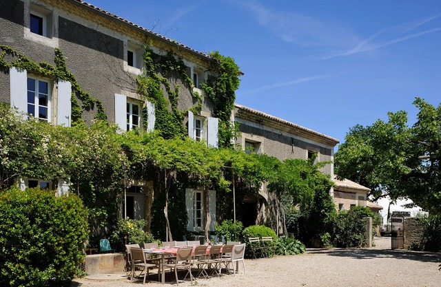Antigua Bastide renovada en el corazón de los viñedos en la finca vinícola Odylée