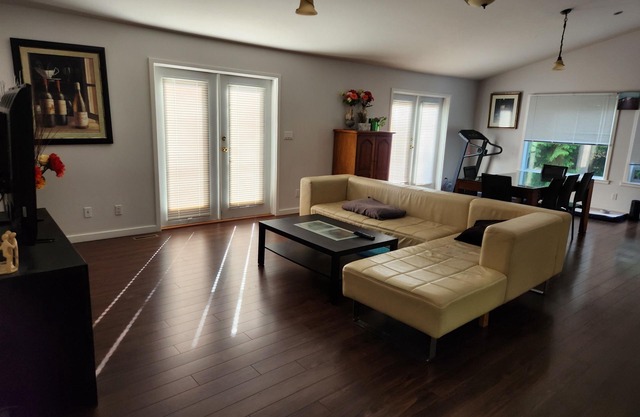 Old timely private property 3 bedrooms with huge private lot