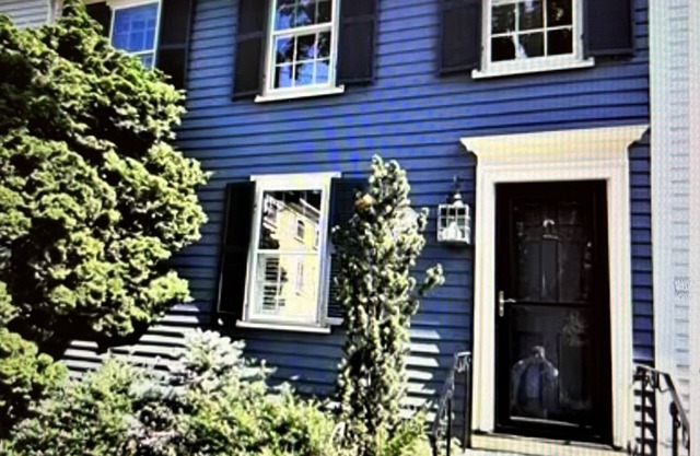 OLD TOWN CHARM. Sleeps 4- 2 bedrooms - 2.5 baths