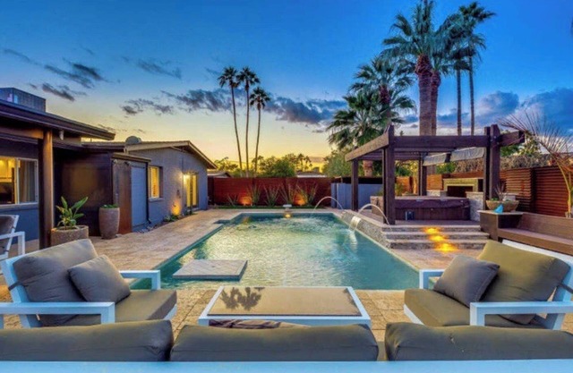 Old Town Scottsdale Oasis w/ Heated Pool, Hot Tub, Fire Pit, Arcade & BBQ Grill