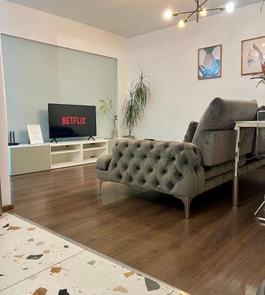 Old Town View- UltraCentral Apartment