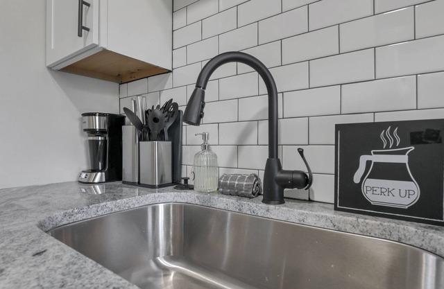 Old Towne East - 1 BR Apt - Steps from E Market!