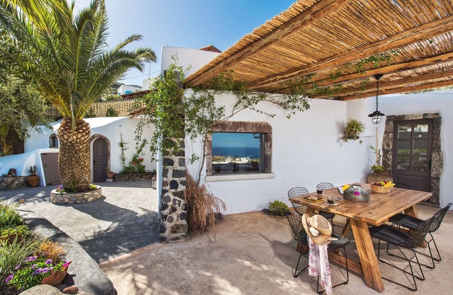 Old Vourvoulos Houses