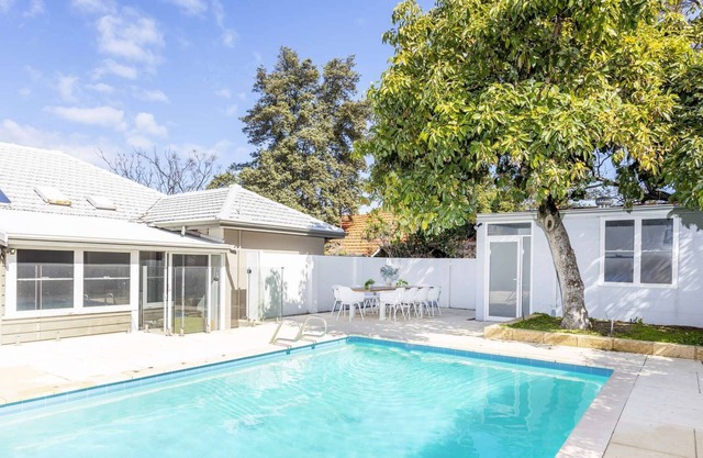 Old-world charm in fully renovated house with pool near Cottesloe. Free WIFI