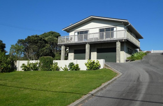 Olde Beach Villa