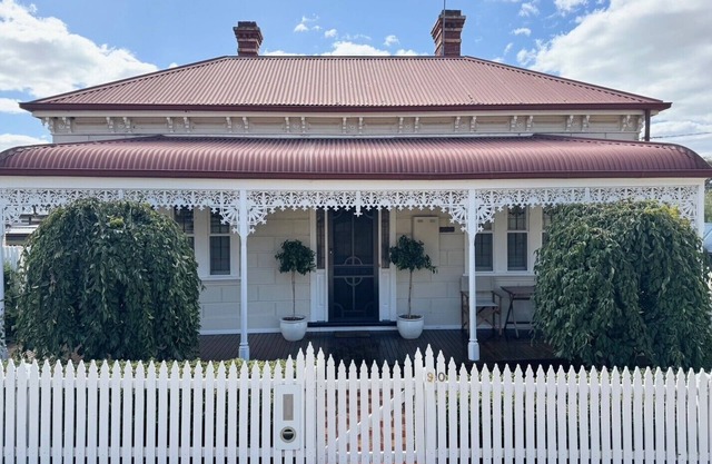 Olinda Cottage - Close to CBD with city views