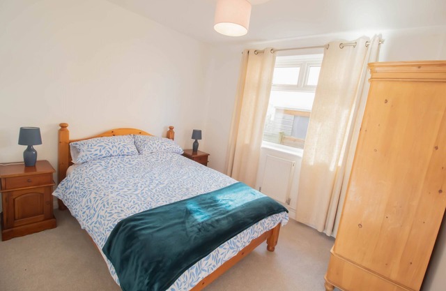 Olive garden - sleeps 5 guests in 3 bedrooms