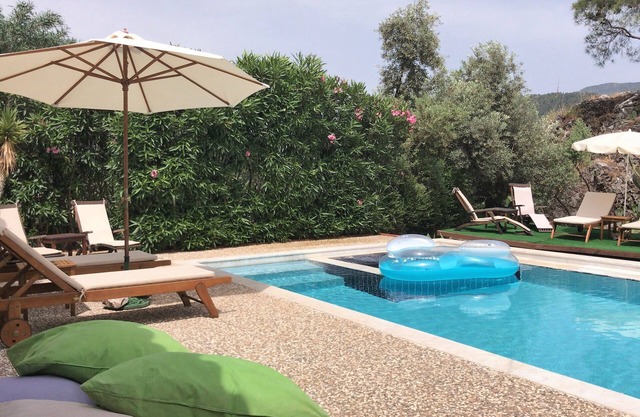 Olive Grove Villa, private pool & whirl pool, total privacy