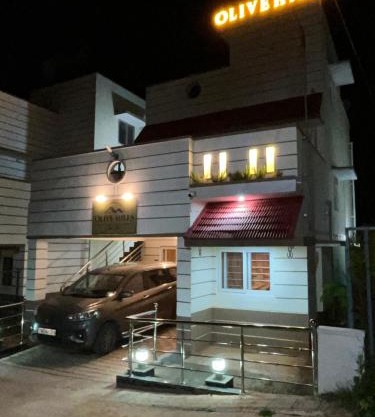 Olive Hills-Families Only-First Floor Guest House