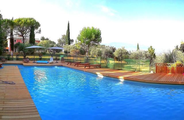 Olivos - 1 dormitorio, estacionamiento, terraza, entrada privada, vista al jardín, piscina