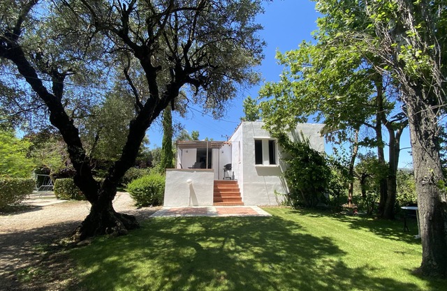 Olivetree se encuentra en hermosos jardines con gran piscina