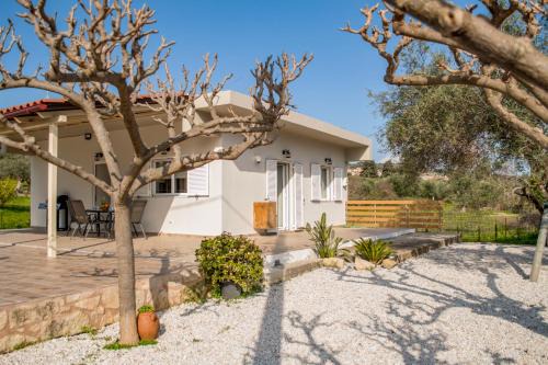 Olivia House -BY APOKORNAS VILLAS