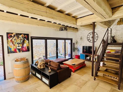 Olonzac Escape Pool & Charm