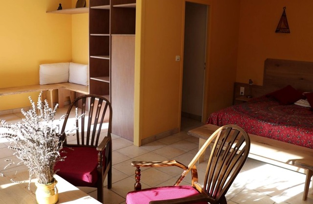 Guest house with swimming pool