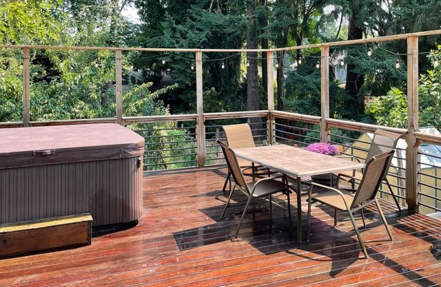 Olympic Hills six bed haven with hot tub and grill