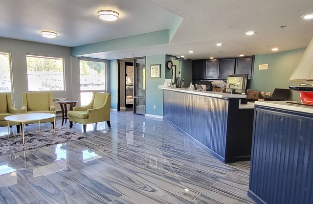 Olympic Inn & Suites