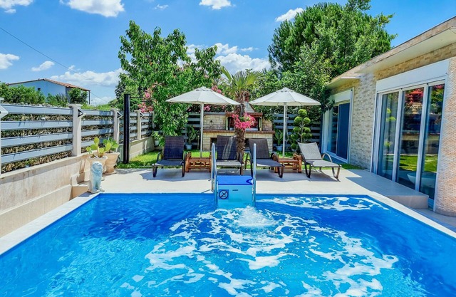OLYMPUS RESIDENCES / Private Villas