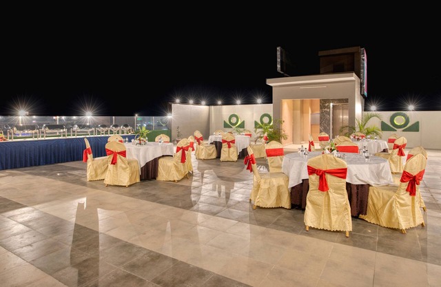 Om Clarks Inn Raebareli