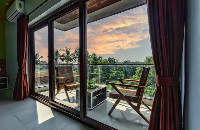 Om Shanti Residence