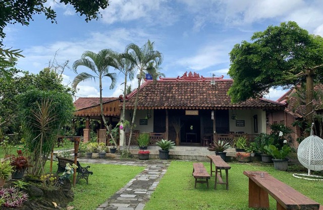Omah Mbah Mandor by The Lavana