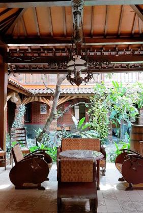 Omah Wetan Homestay