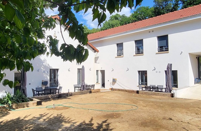 ON 360M2 PLOT 1 HOUSE 120M2 FOR 10 PERS OR/AND 1 HOUSE 110M2 FOR 7 PERS